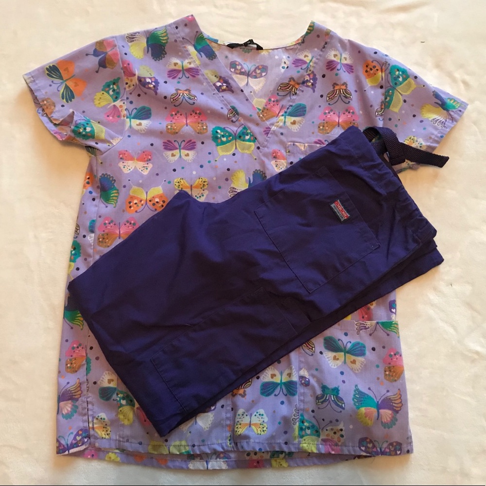 Scrub set